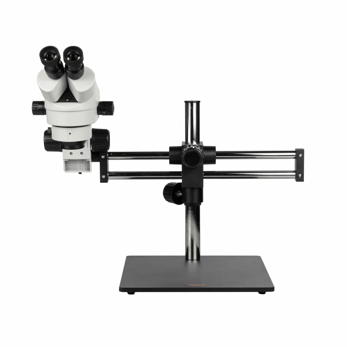 Вид спереди.