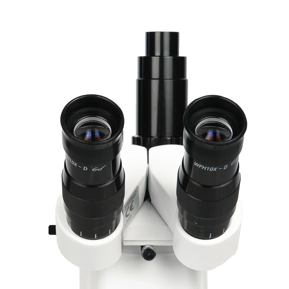 Окуляры с резиновыми наглазниками и канал визуализации.