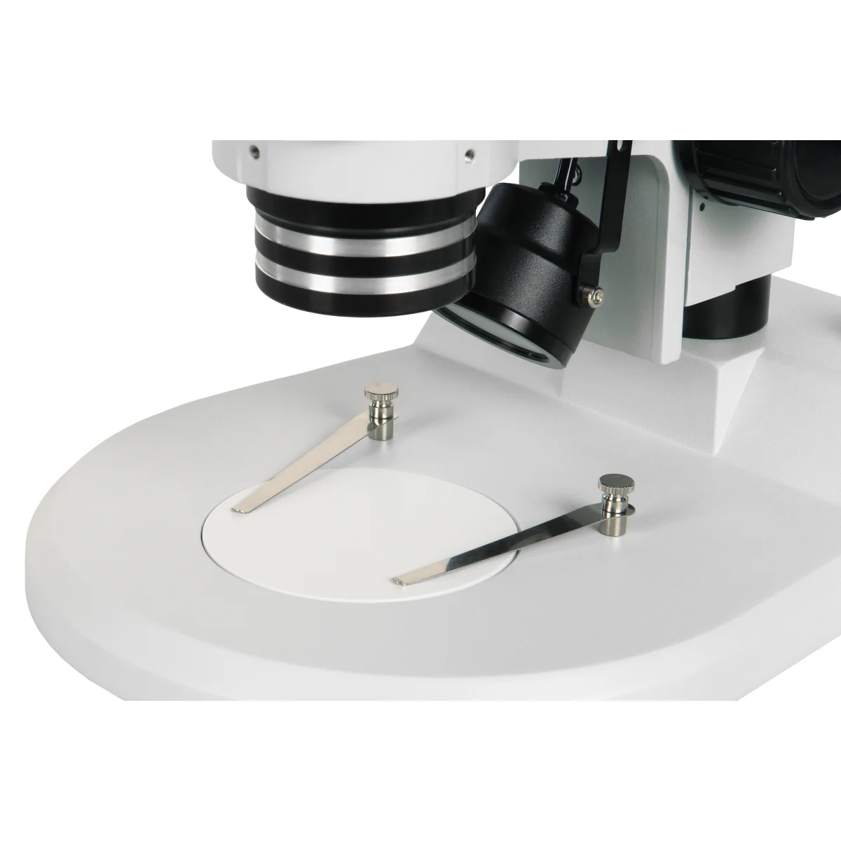 Предметный столик с держателями и двусторонней предметной вставкой.