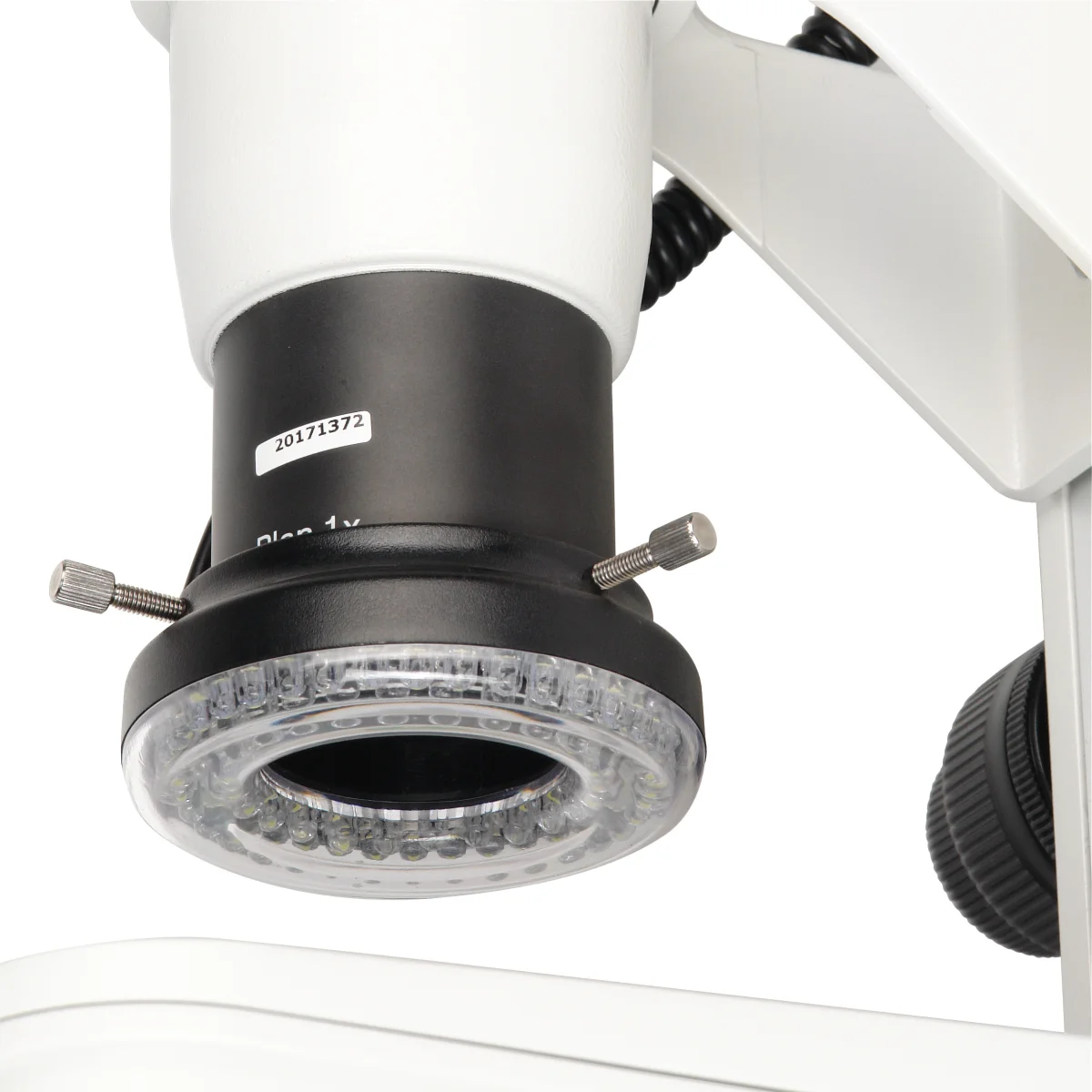 Объектив с кольцевым светодиодным осветителем отраженного света.